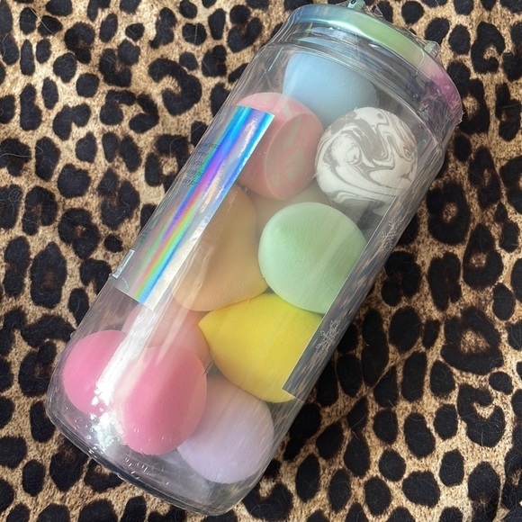 Brand New Ellen Tracy Let it Snow 10-Piece Makeup Sponge Set Beauty Blenders - Picture 1 of 11